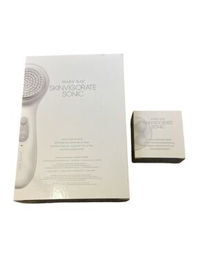 MARY KAY - NWT Skinvigorate Facial Brush